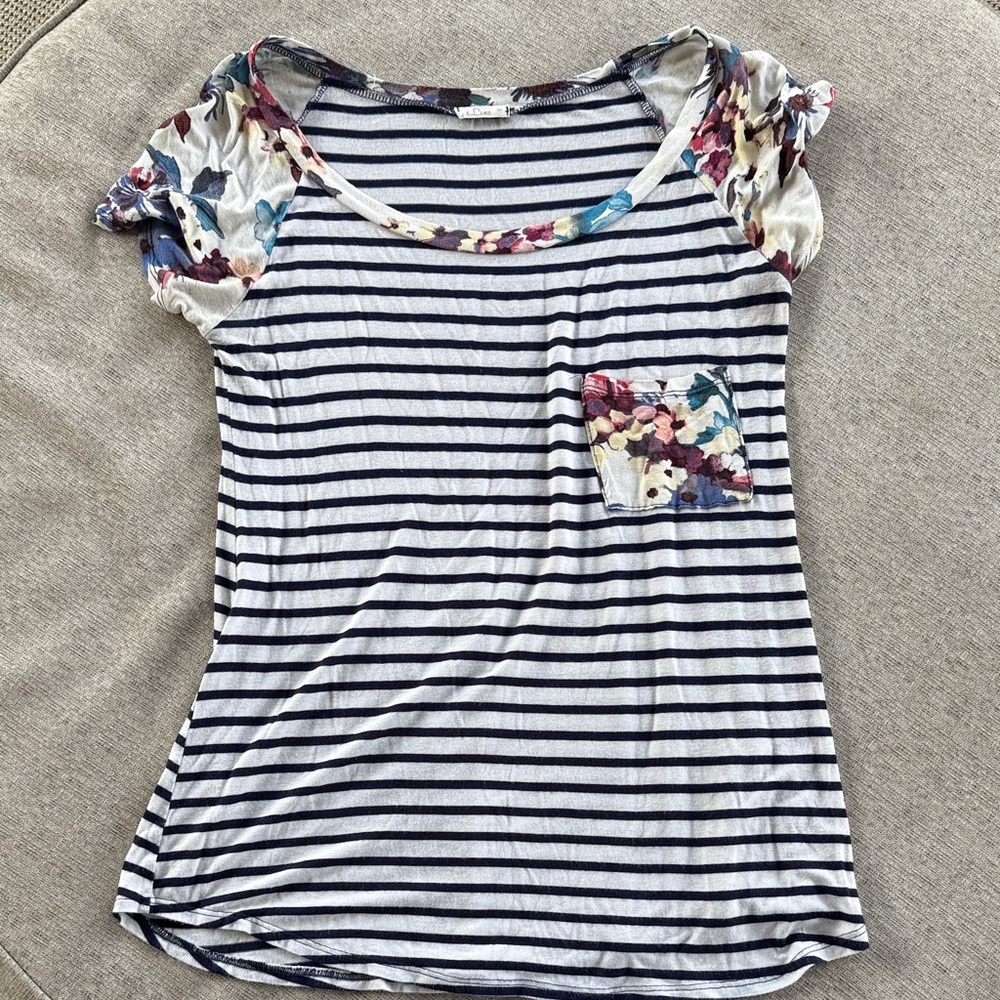 E Luna Top/Tee